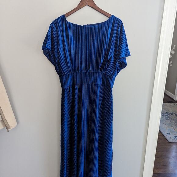 Alexia Admor Veronica Pleated Boatneck Velvet Large Cocktail Holiday 8 Medium - Picture 5 of 6